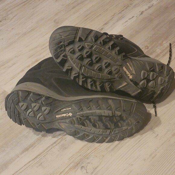 Columbia Newton Ridge Plus Waterproof Hiking Boots for Ladies - Black/Chalk 9 - Picture 4 of 5